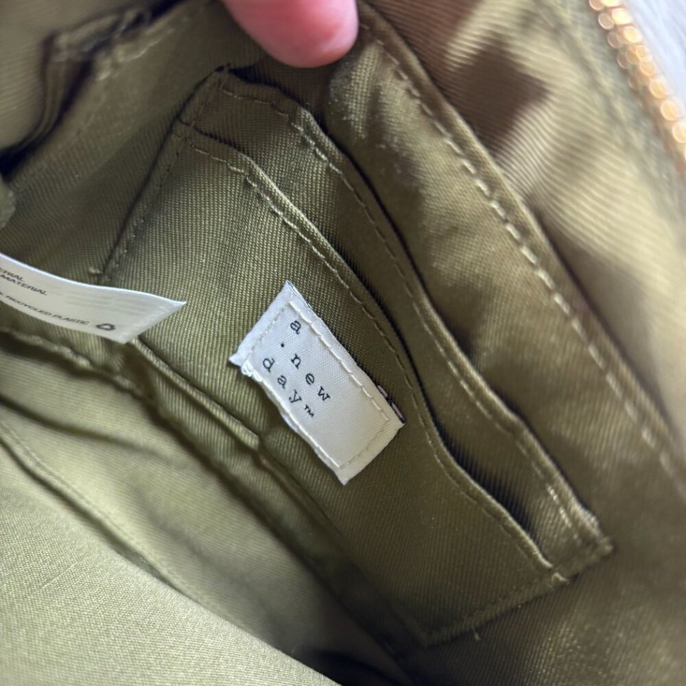 A New Day Pleated Velvet Wristlet / Wallet / Clutch - Picture 5 of 5